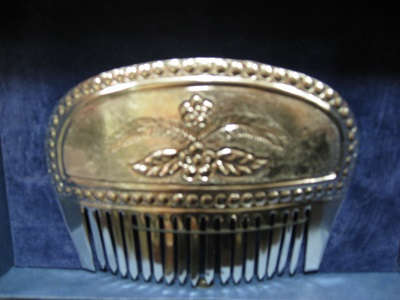 Silver back comb in small size