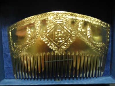 Golden back comb in big size